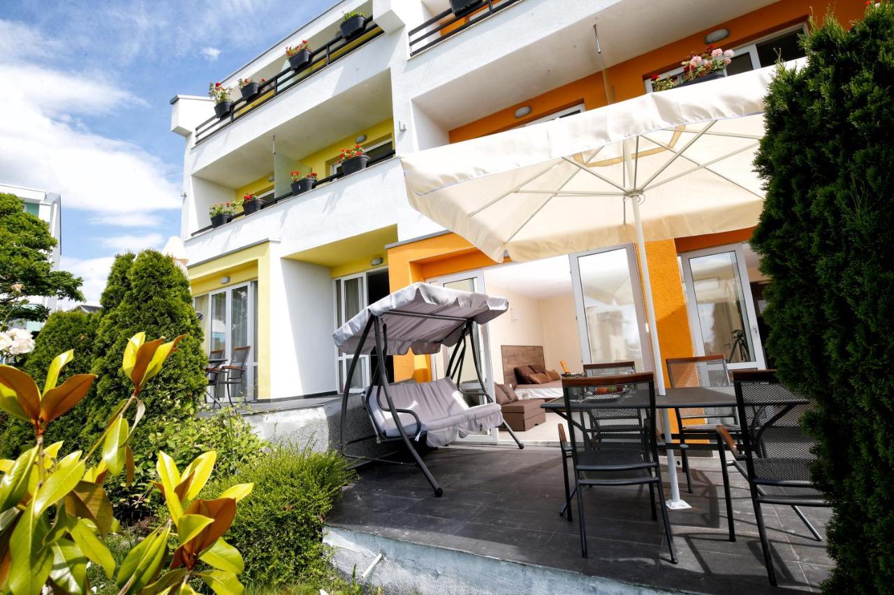 Stayinn Rainbow Houses Beachfront By Asteri Hotels Slântsjev Brjag Eksteriør bilde