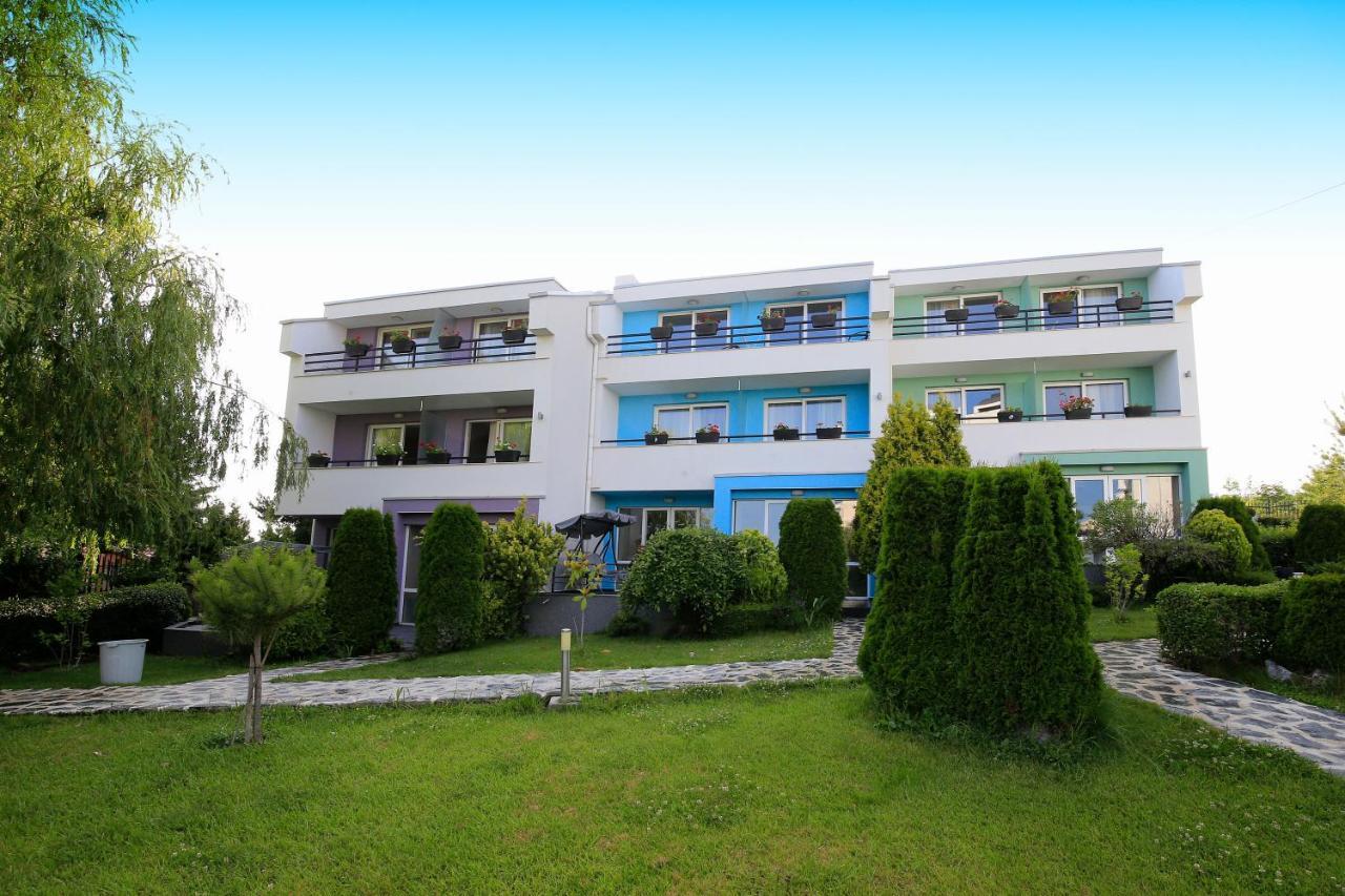 Stayinn Rainbow Houses Beachfront By Asteri Hotels Slântsjev Brjag Eksteriør bilde
