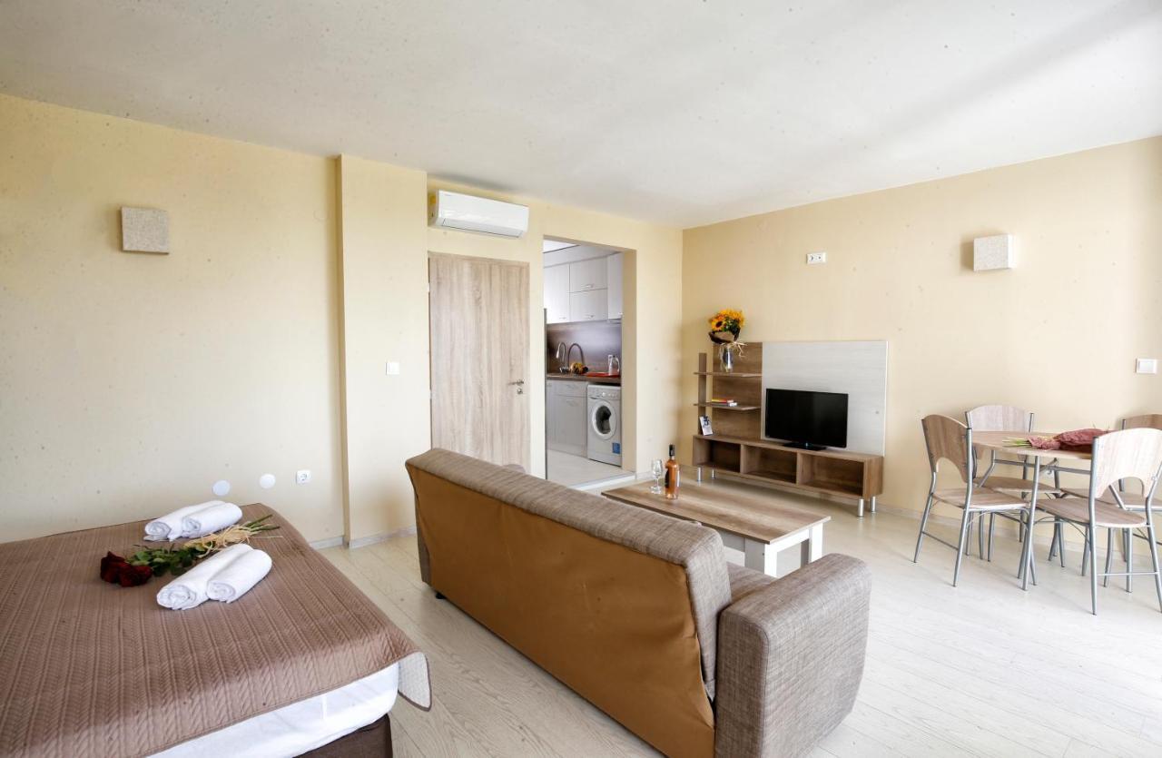 Stayinn Rainbow Houses Beachfront By Asteri Hotels Slântsjev Brjag Eksteriør bilde