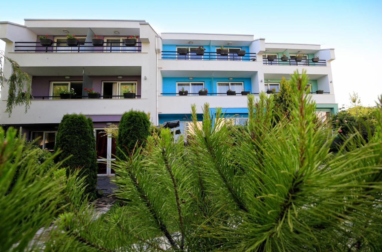 Stayinn Rainbow Houses Beachfront By Asteri Hotels Slântsjev Brjag Eksteriør bilde